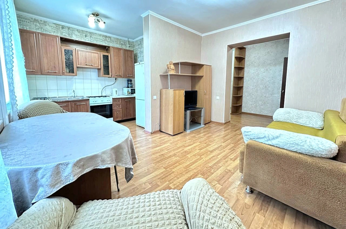 Квартира трехкомнатная в центре на Весенней