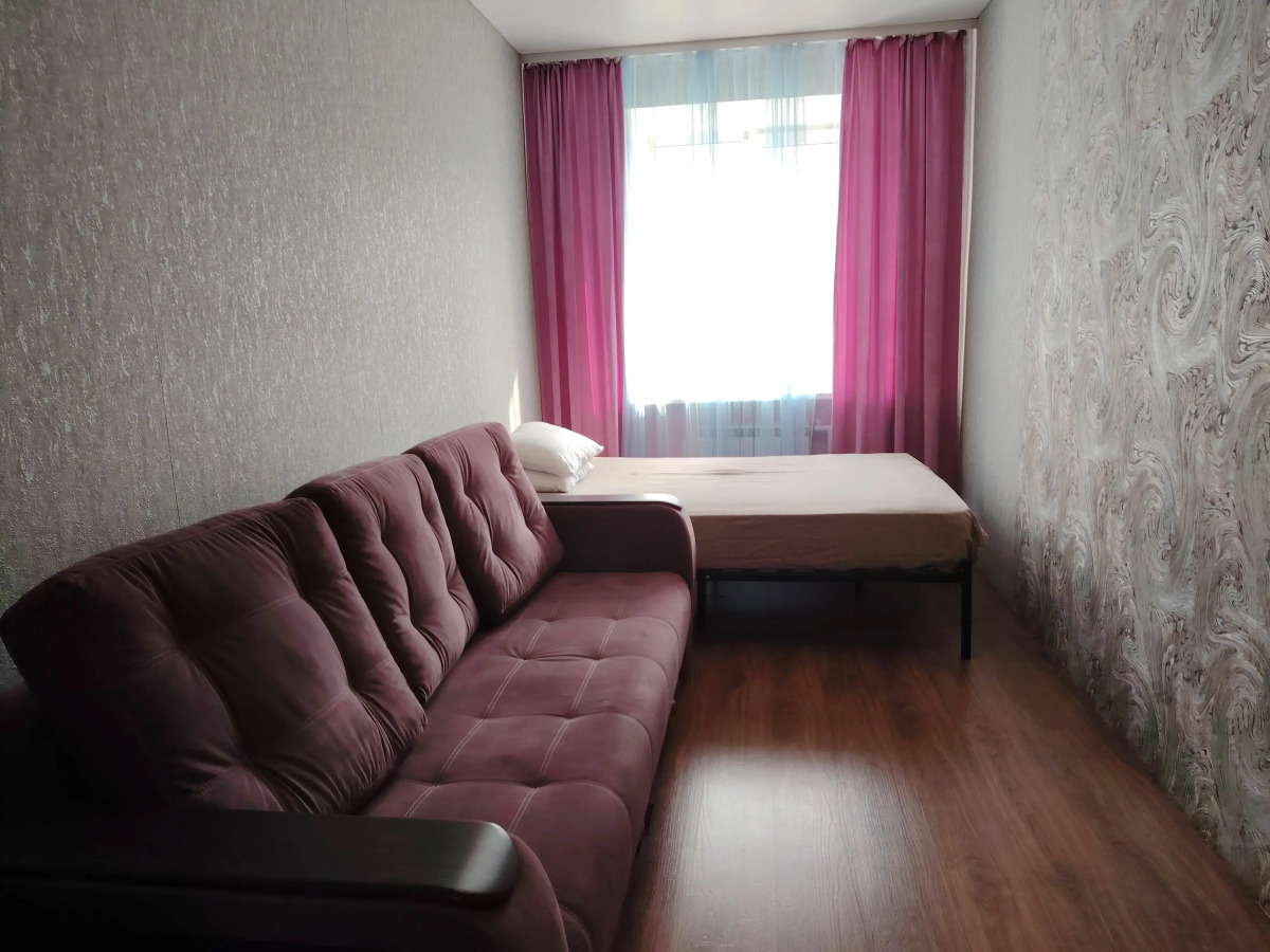 Квартира Трехкомнатная на Коммунистическом 35