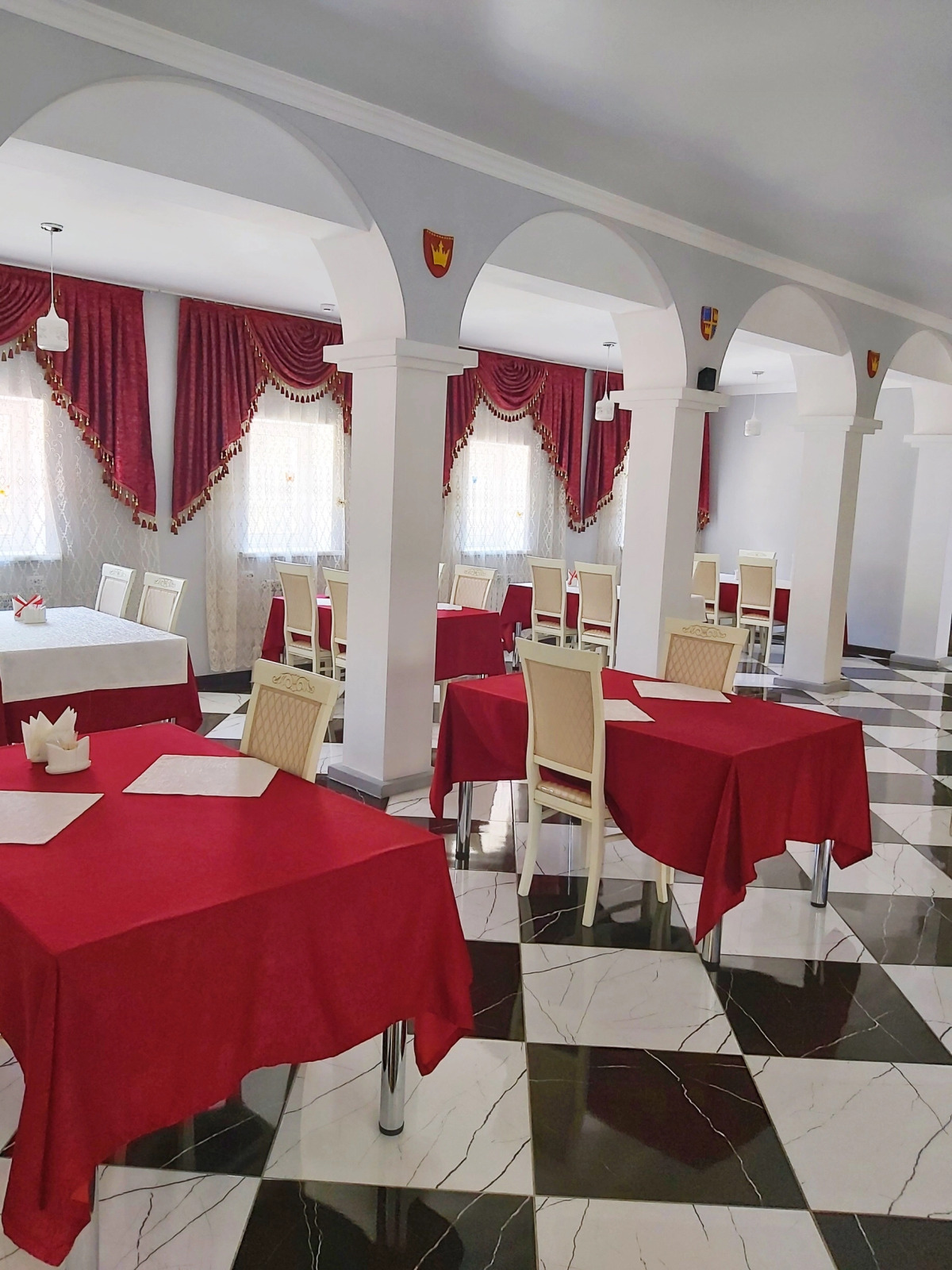 Отель Корона