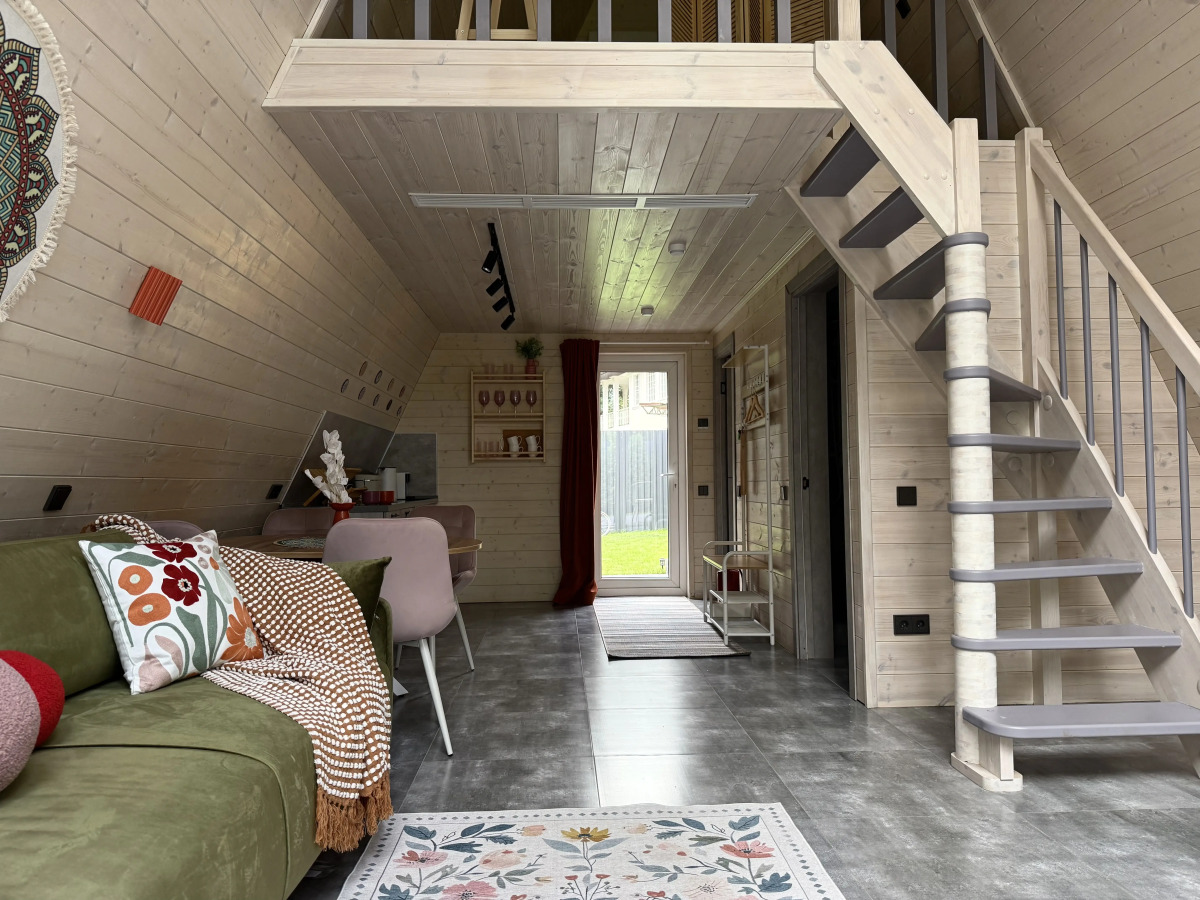 Частный дом Увеличенный А-фрейм Сад с баней и чаном