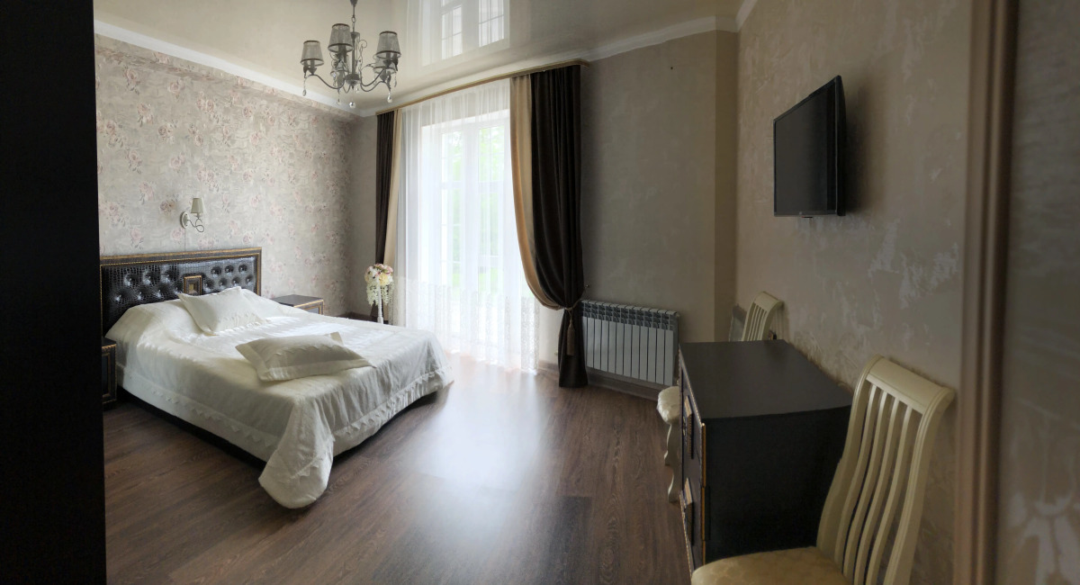 Моцарт Холл