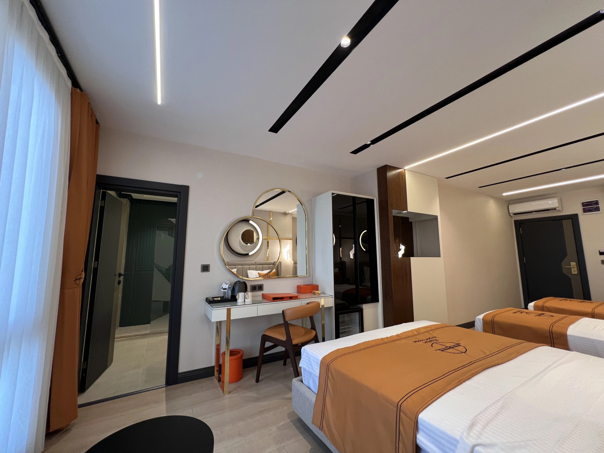 Hotel Elysian Airport