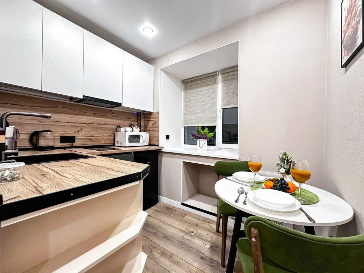 Квартира двухкомнатная в Кировске на Ленина 22 сеть Как дома