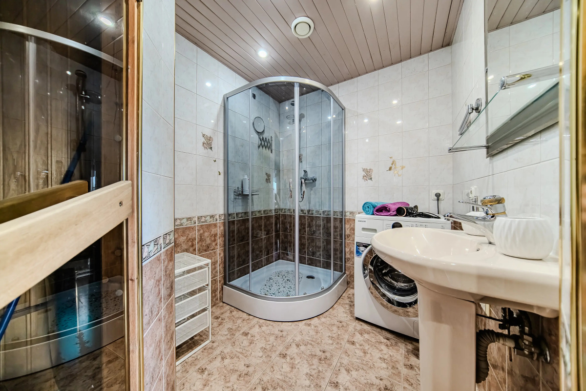 Квартира 2-х комнатная на Веденеева около НИИ Вредена