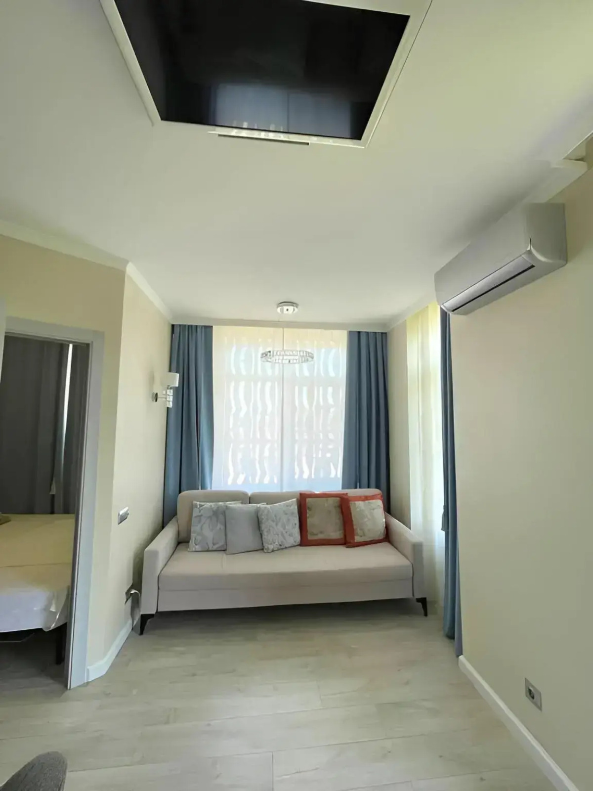 Апартаменты Айсберг с видом на храм с балконом