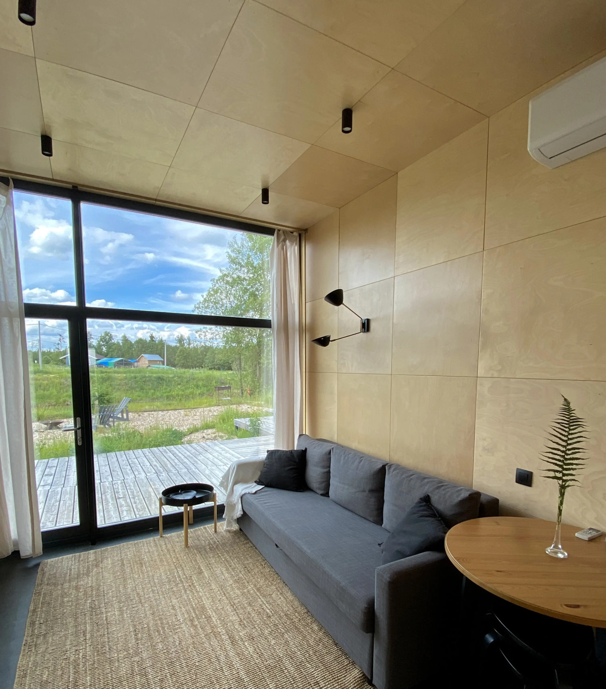 Дом Уютный с панорамными окнами