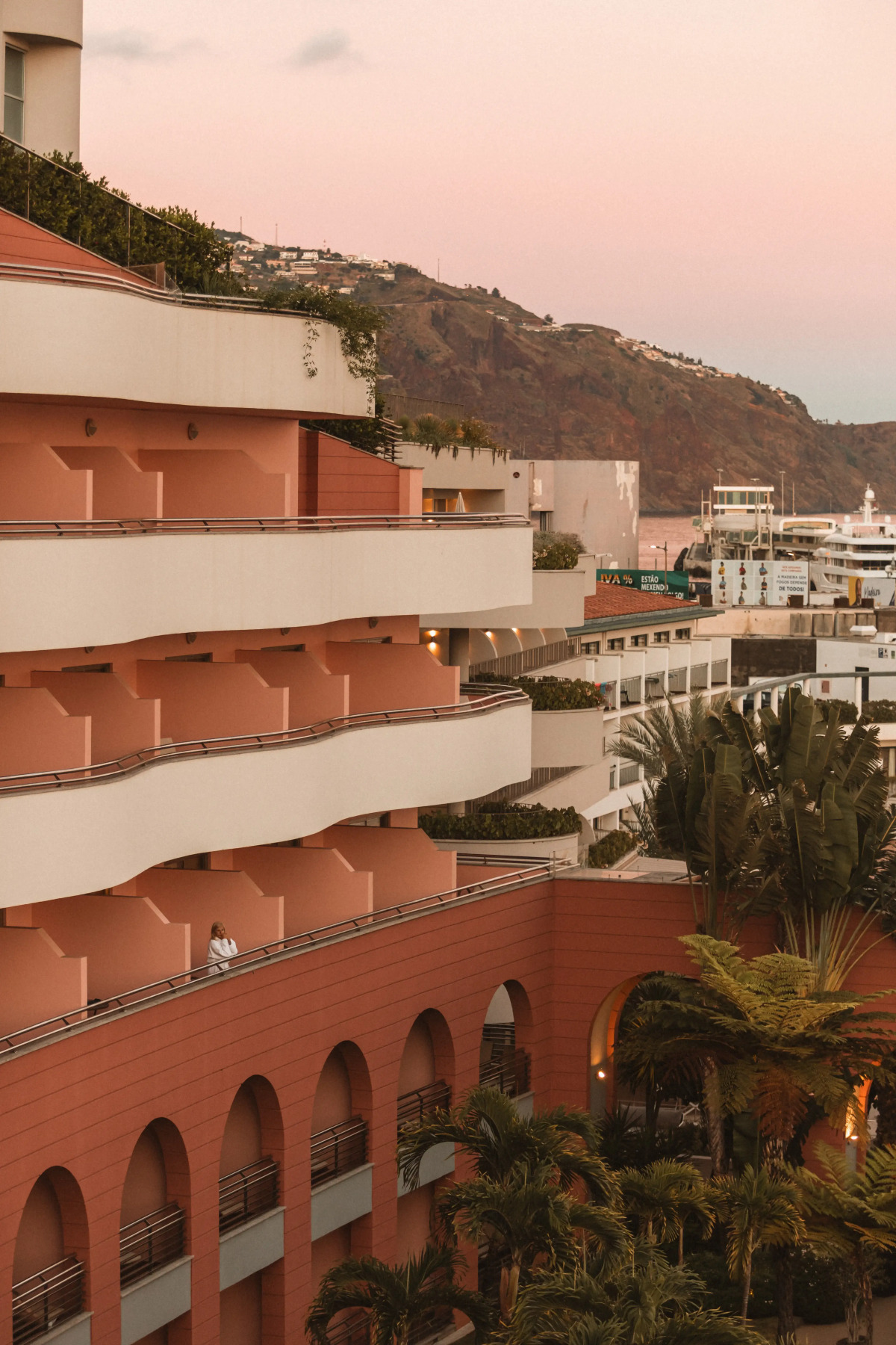 Отель Royal Savoy