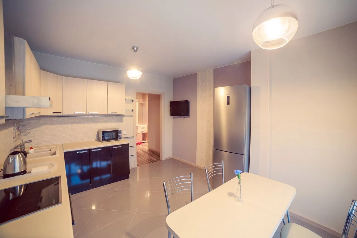 Апартаменты Октябрьской Революции 19