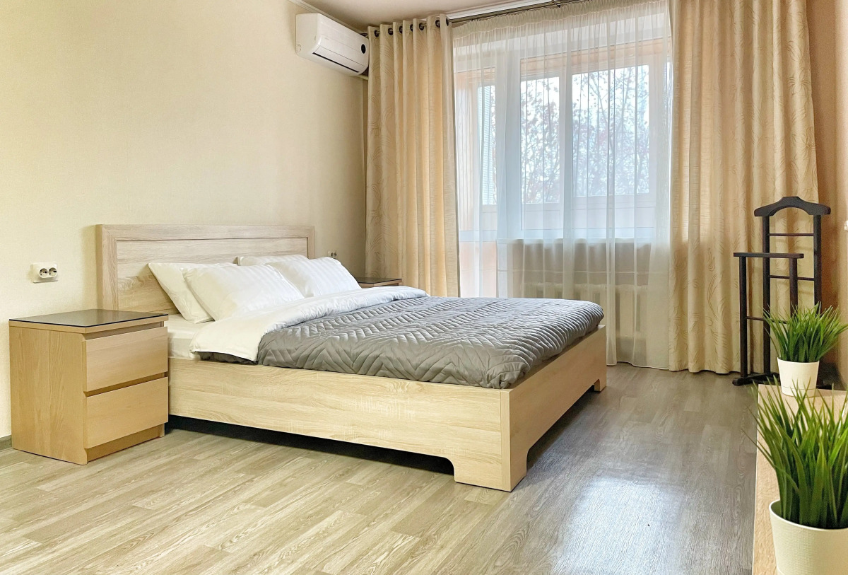 Апартаменты КвартАп на Романтиков 9