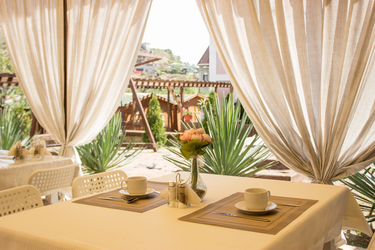 Отель Эвель