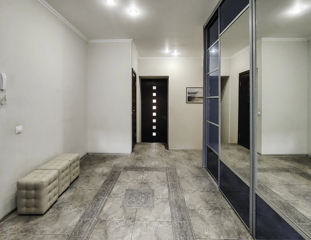 Квартира Трехкомнатная с Видом на Фонтанку