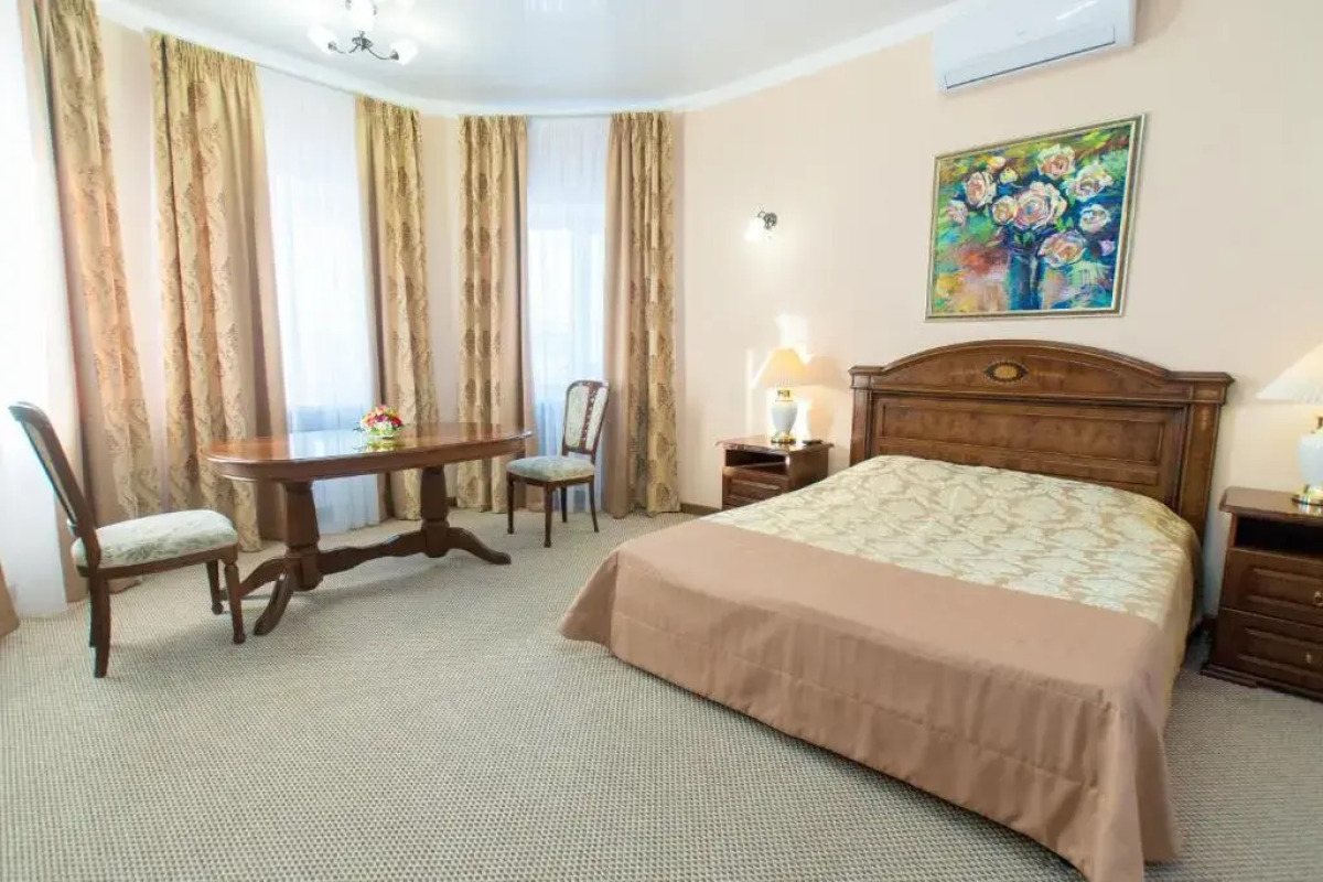 Отель Виноград