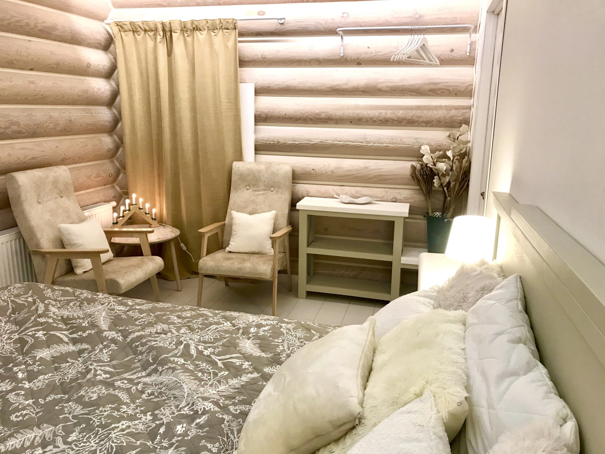 Шале на Скале с Видом на Озеро