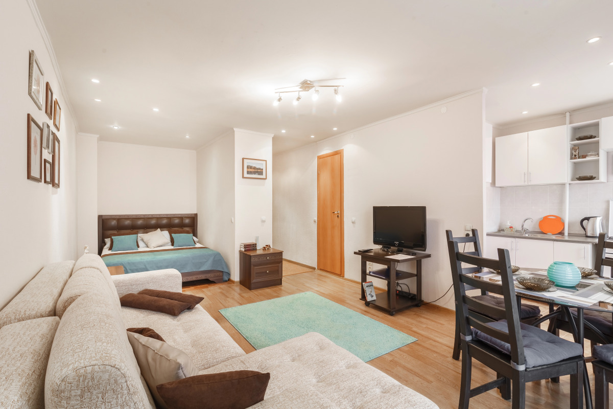 Апартаменты на Большой Покровской 73 в самом центре. Сова-Дом