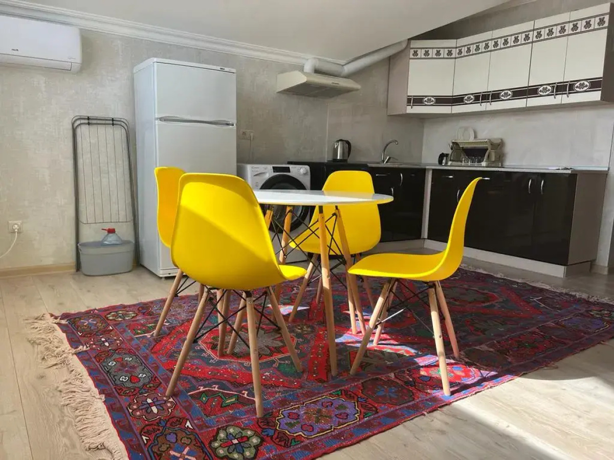 Апартаменты "Эленика" в центре Каспийска с видом на горы