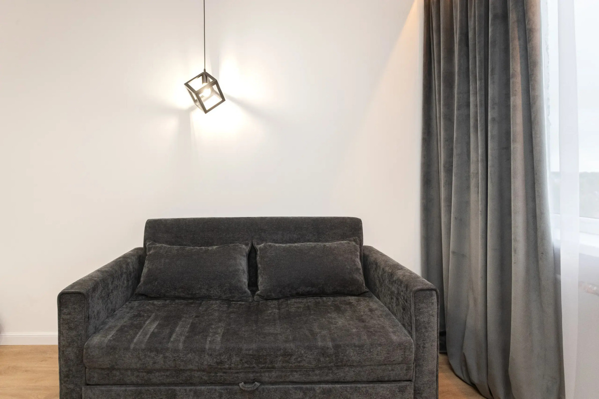 Квартира уютная трехкомнатная с двумя балконами рядом с островом Канта