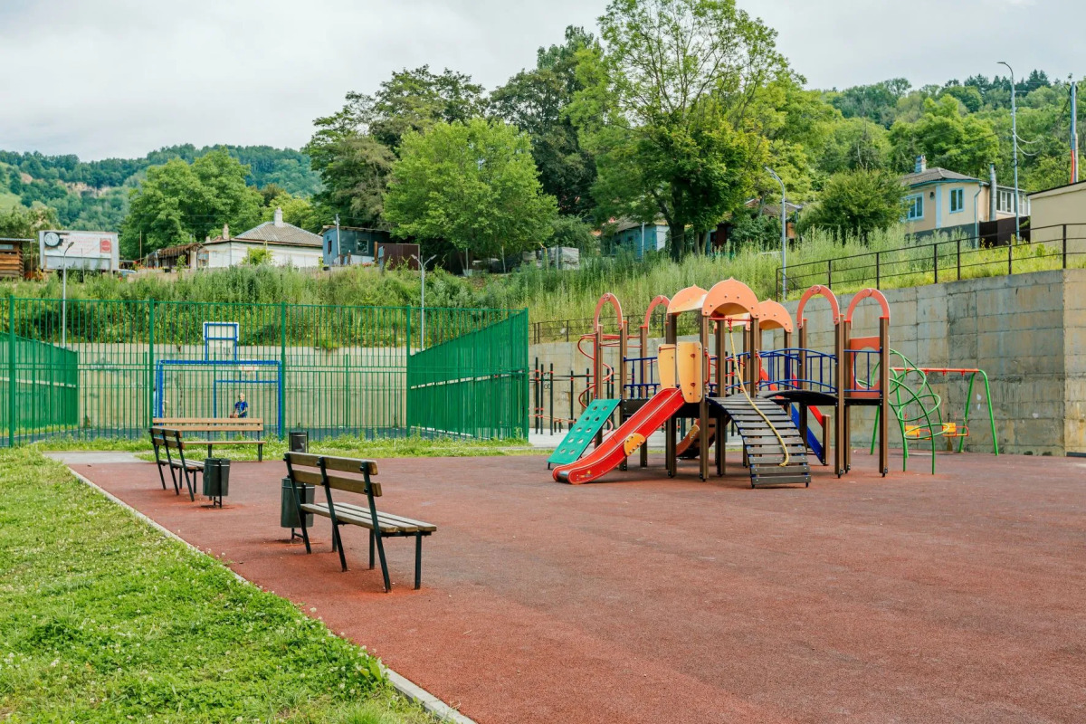 Апартаменты «Оливия» Ирины Савельевой - В парке у долины роз и красного солнышка