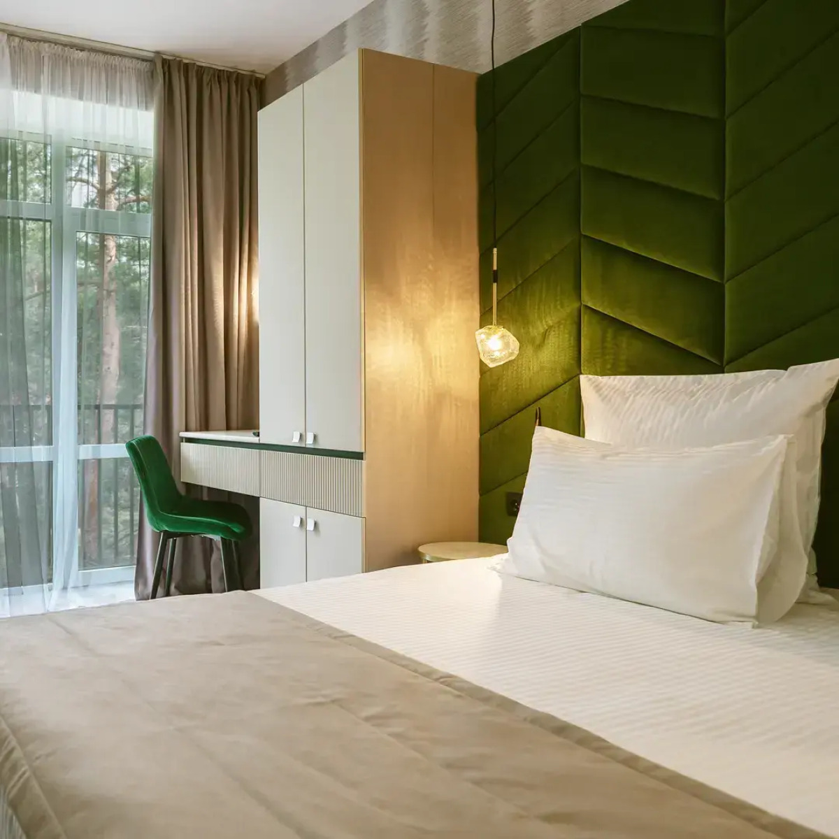 Отель Лесники