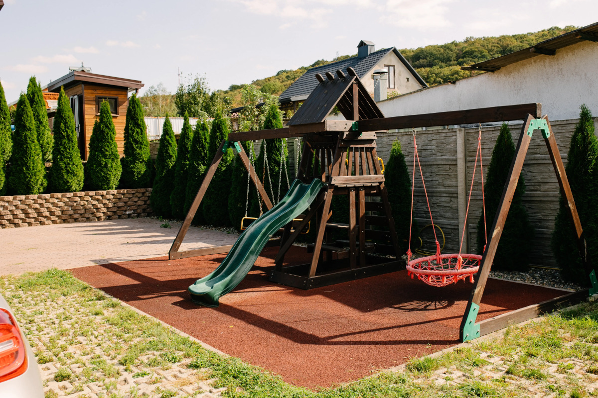 Гостевой дом Барни с горячим бассейном и видом на закат