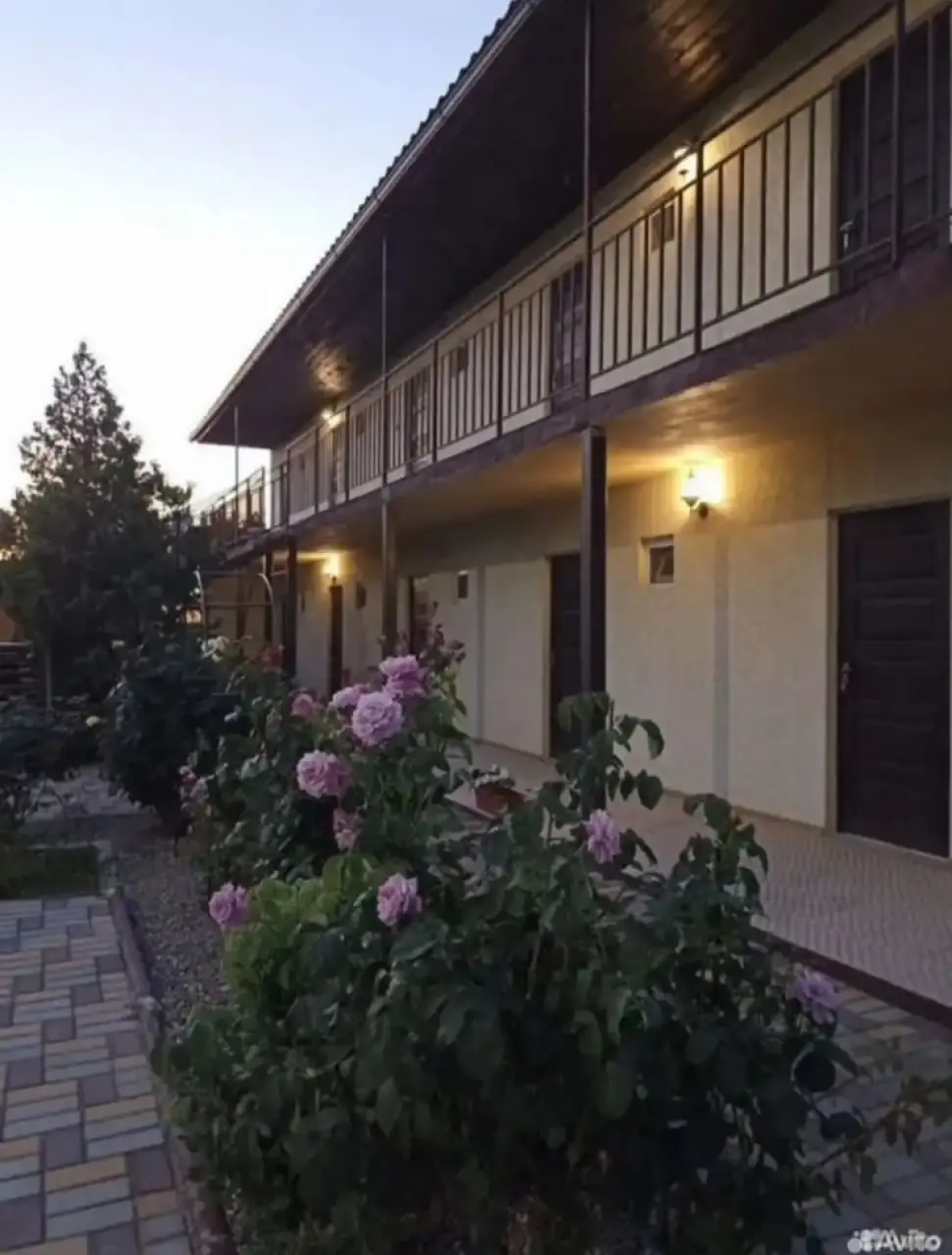 Гостевой дом с бассейном Уральский