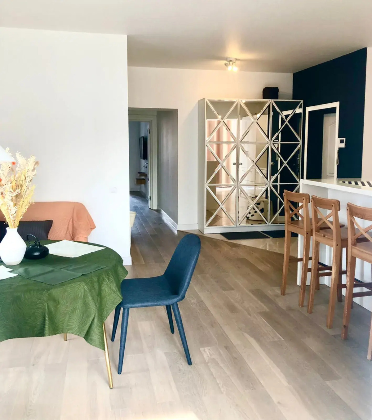 Апартаменты на Нижне-Трубежной 1