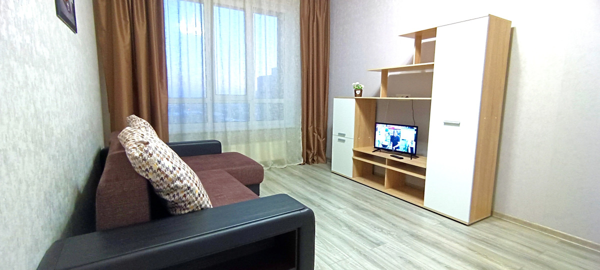 Апартаменты 100 Ночей на Комсомольском 122В