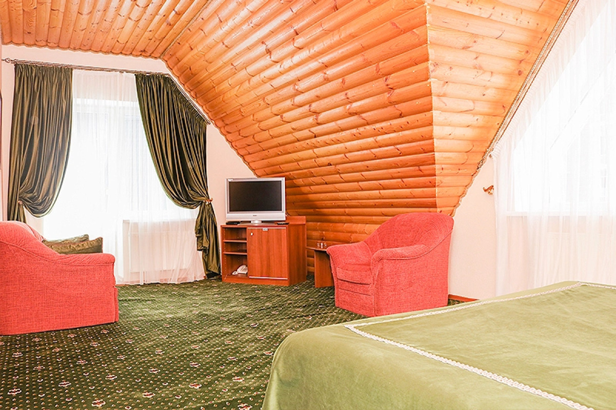 Отель NATIONAL Dombay