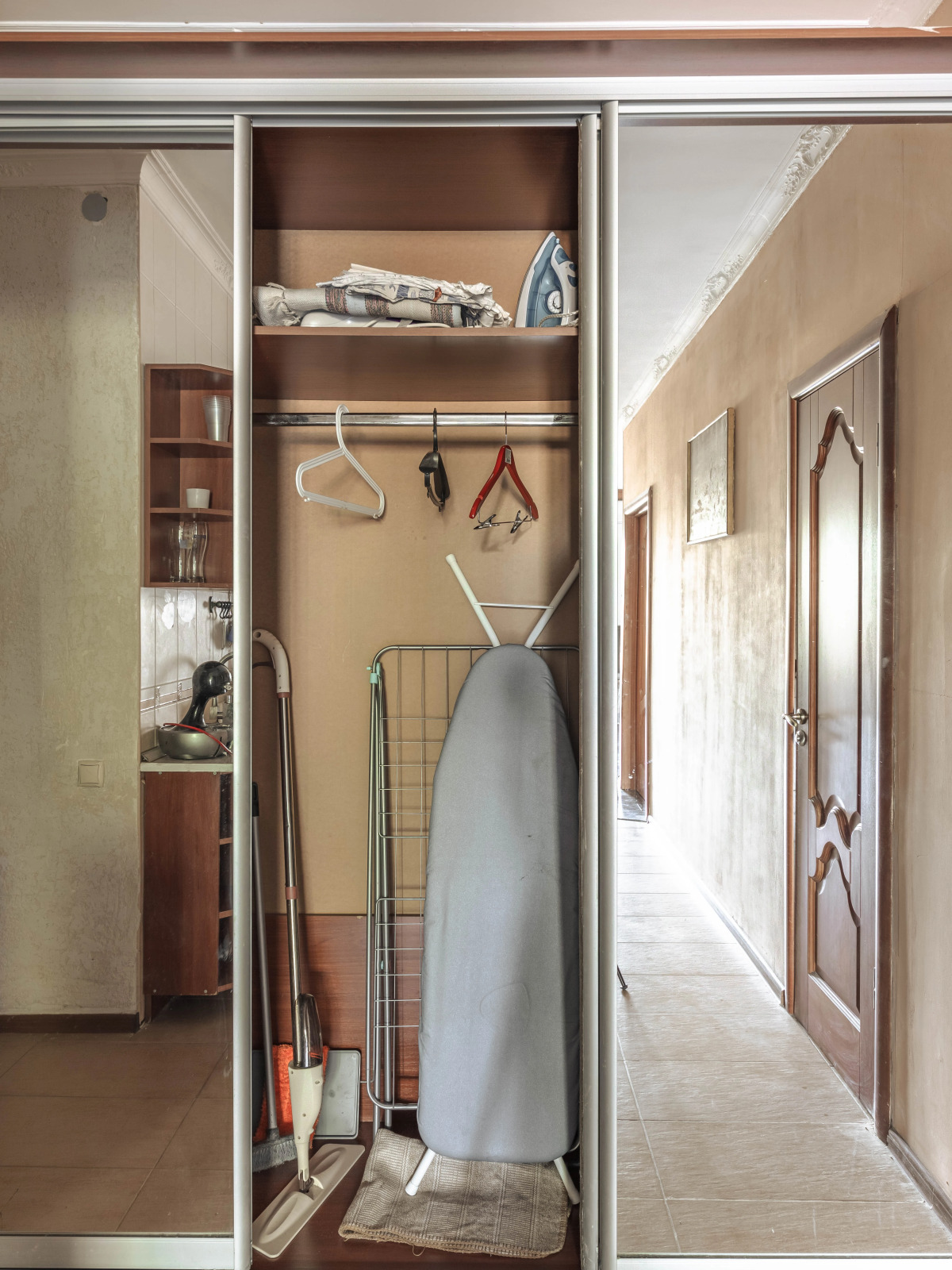 Апартаменты У Финляндского Вокзала и Крейсера Авроры"