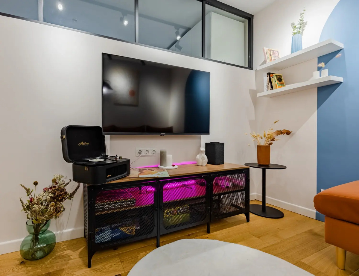 Квартира Magic Modern у метро Петроградская