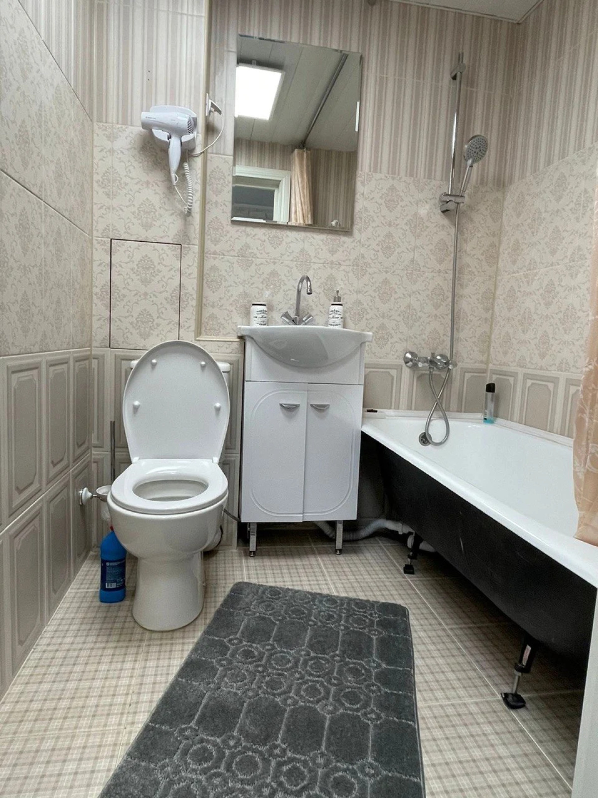 Квартира Двухкомнатная в Центре на Набережной