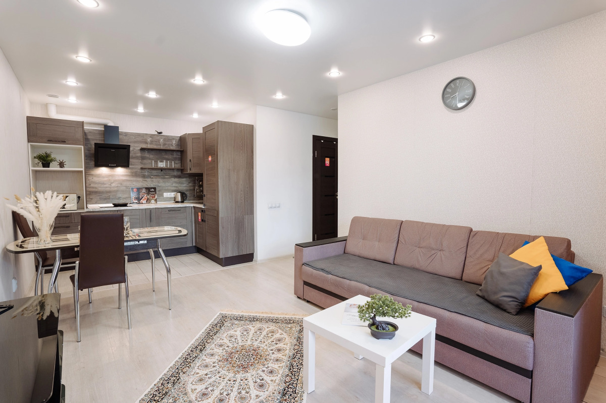 Апартаменты 9 ночей на Островского 5