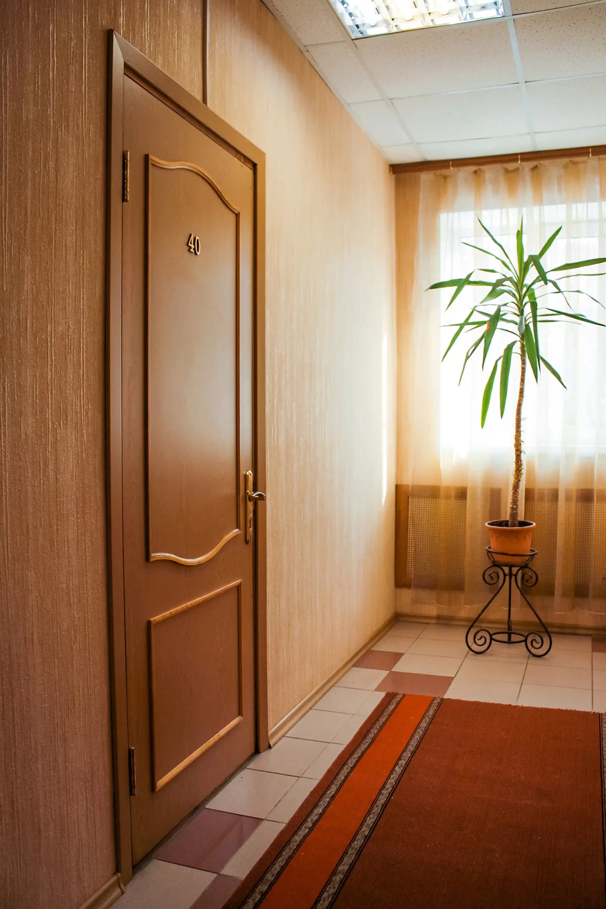 Отель Адамас