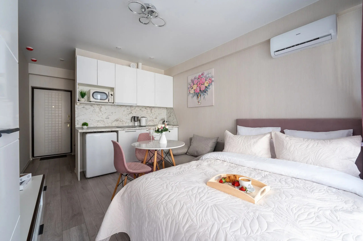 Апартаменты Студия у моря с бассейном на территории. Каравелла 112