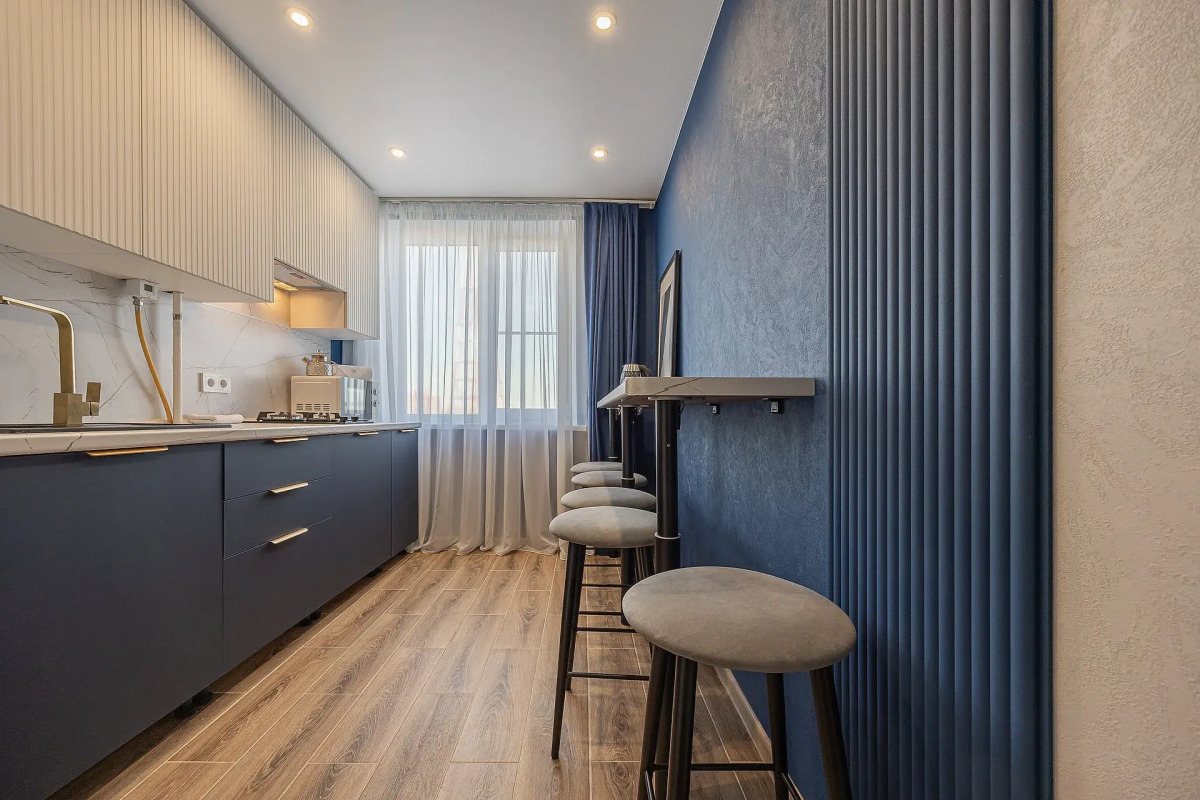 Апартаменты улучшенные, в центре города, с тремя спальнями