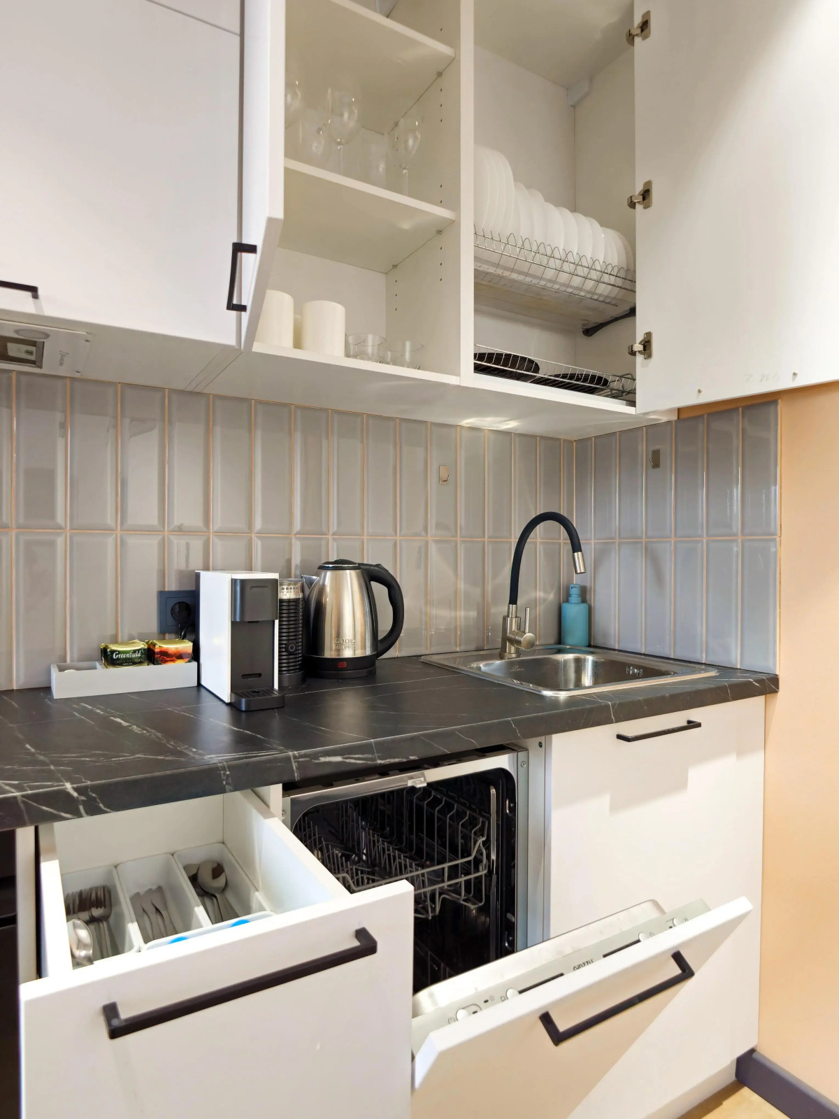 Апартаменты Стильная новая студия с видом на Москва-Сити