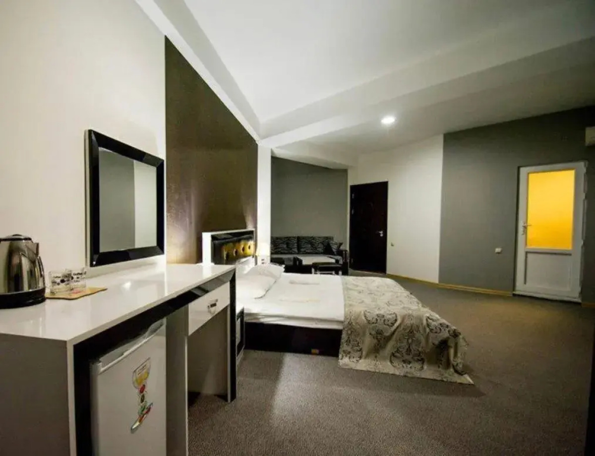 Отель Баттони