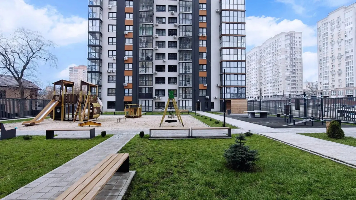 Квартира Граф Хаус 80