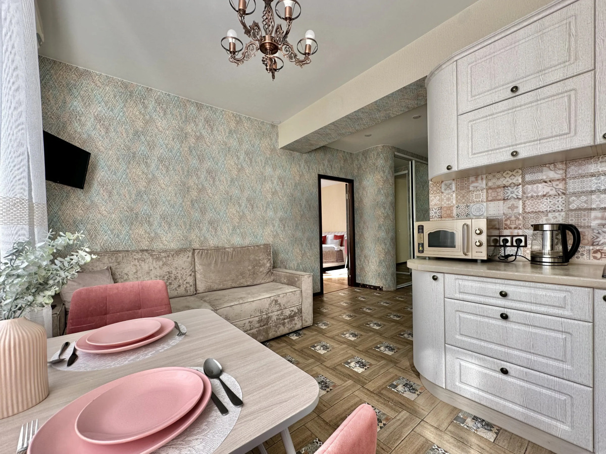 Апартаменты на Аллее Героев в Античном стиле