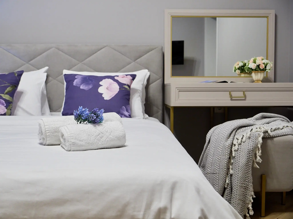 Апартаменты Ирис от Ирины Савельевой В центре города у Каскадной лестницы С завораживающим видом на Боргустанский хребет 6 этаж