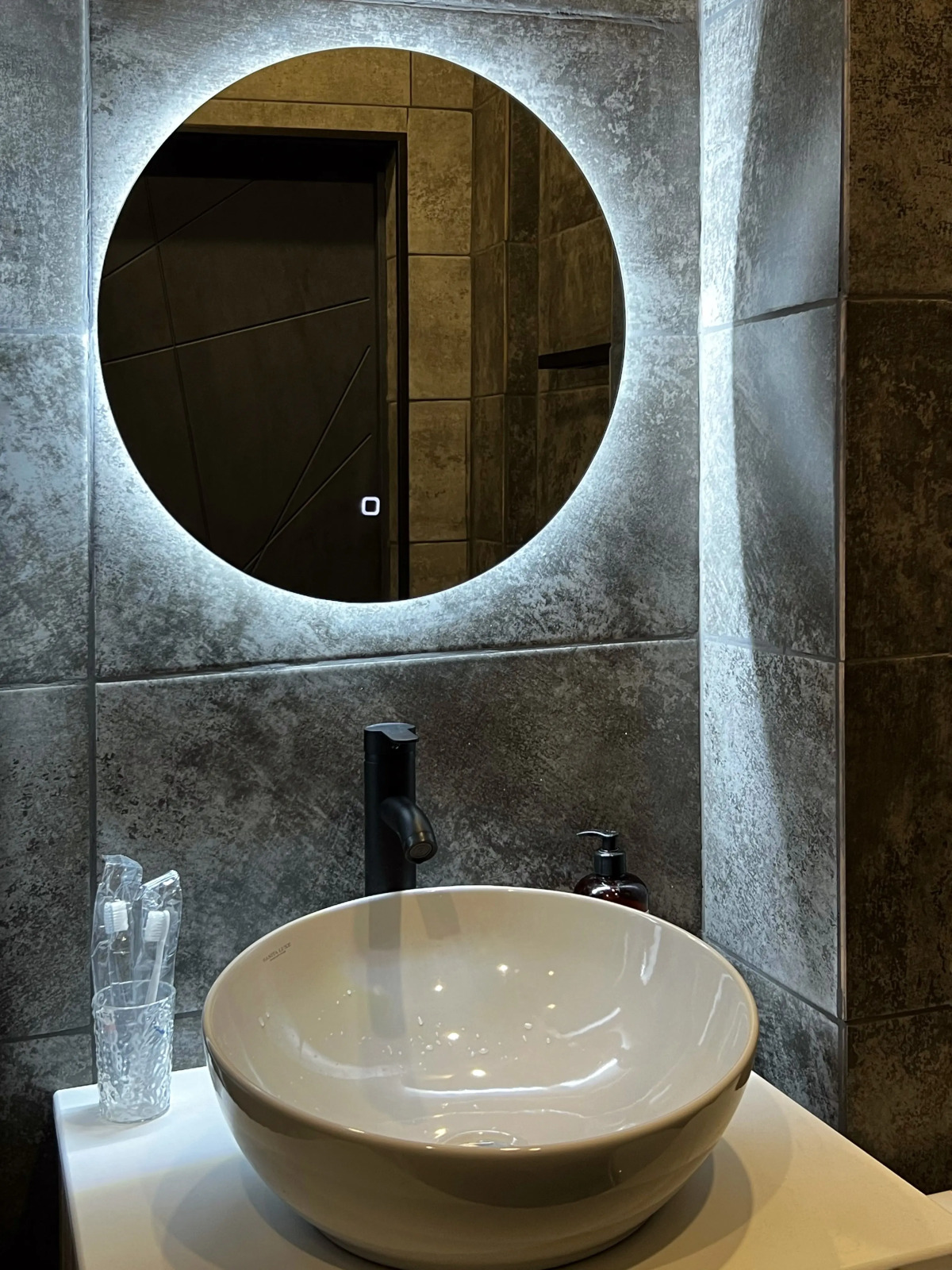 Апартаменты Granada Шикарная евро-двушка в центре города с новым ремонтом в стиле Лофт