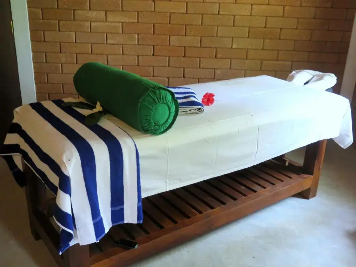 Курортный отель Ananthaya Beach