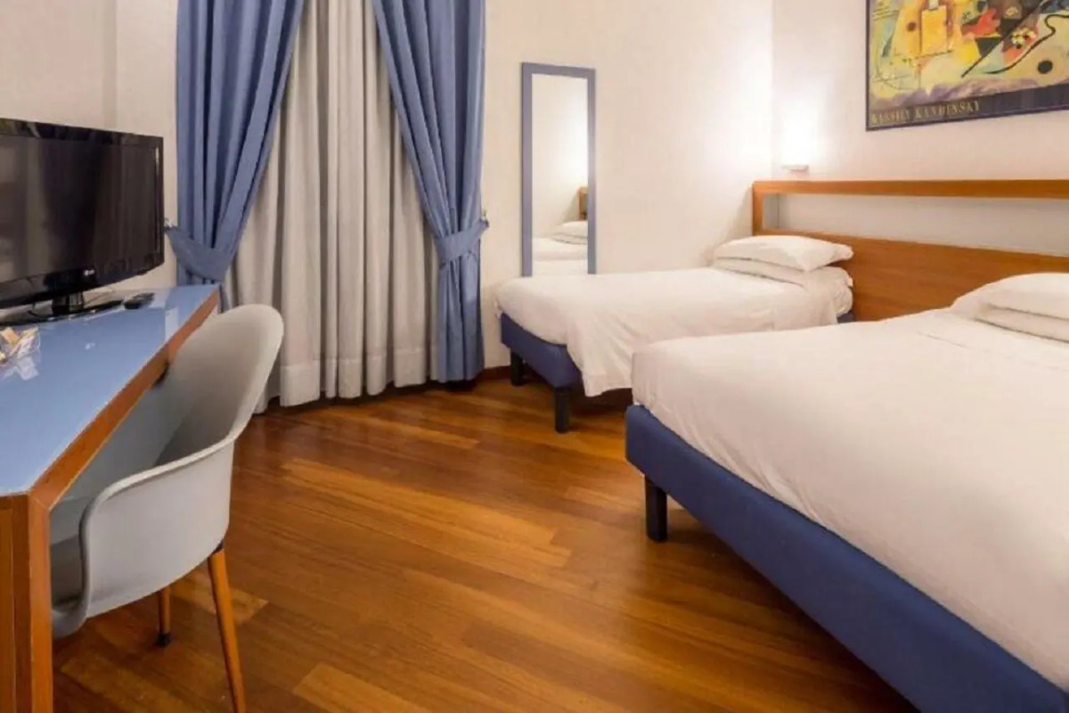Отель Best Western Plus Hotel Plaza Napoli