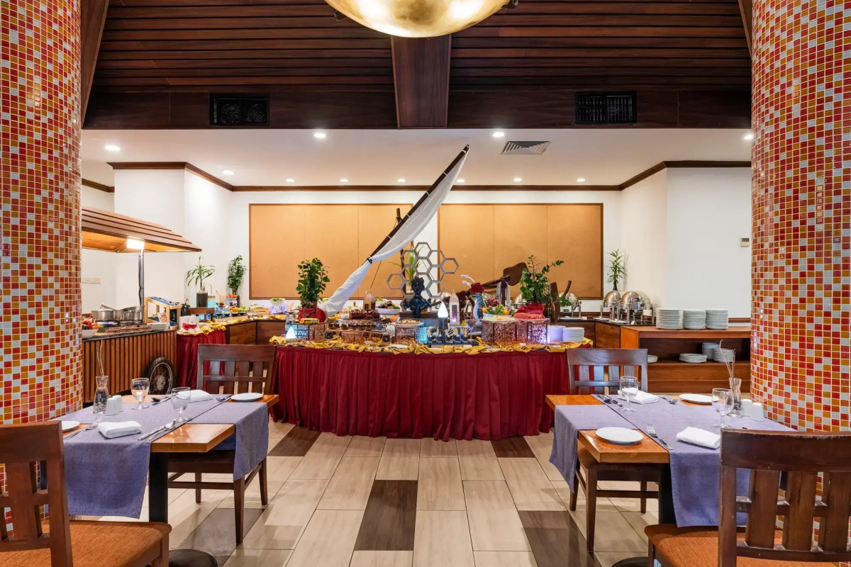 Отель Hulhule Island