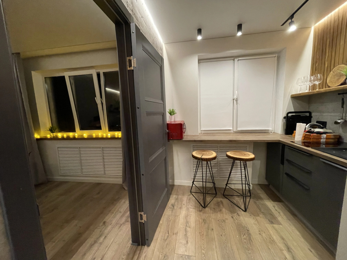 Квартира видовая дизайнерская 2х-комнатная в стиле Лофт