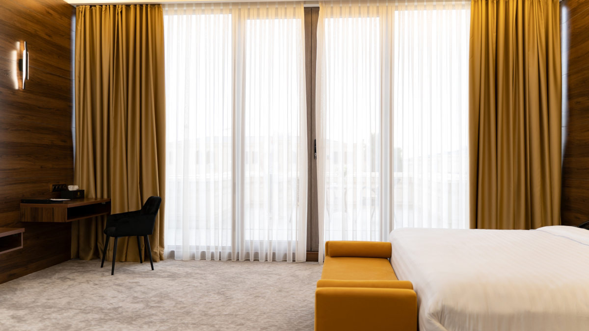 Отель Kohinur Plaza