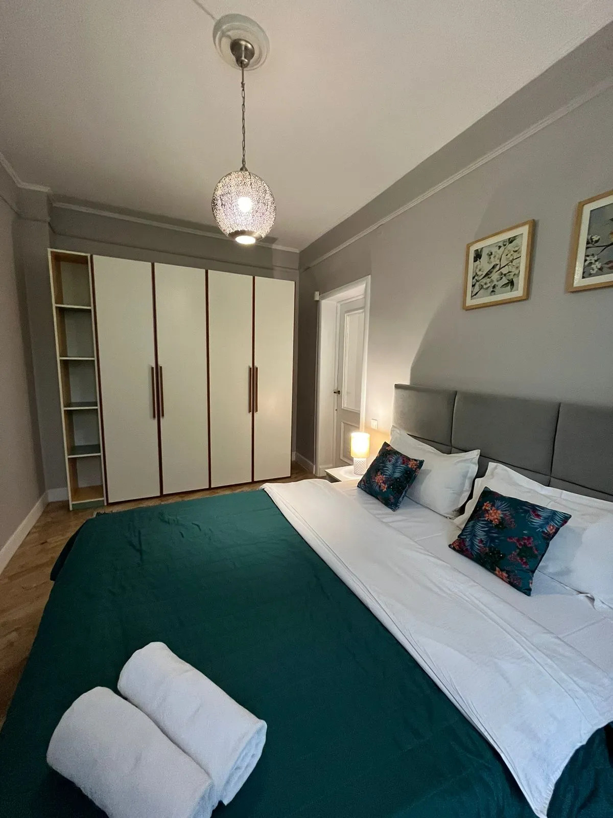 Квартира M.O.O.N APARTMENTS  Толе би Тулебаева кв 8 Центр