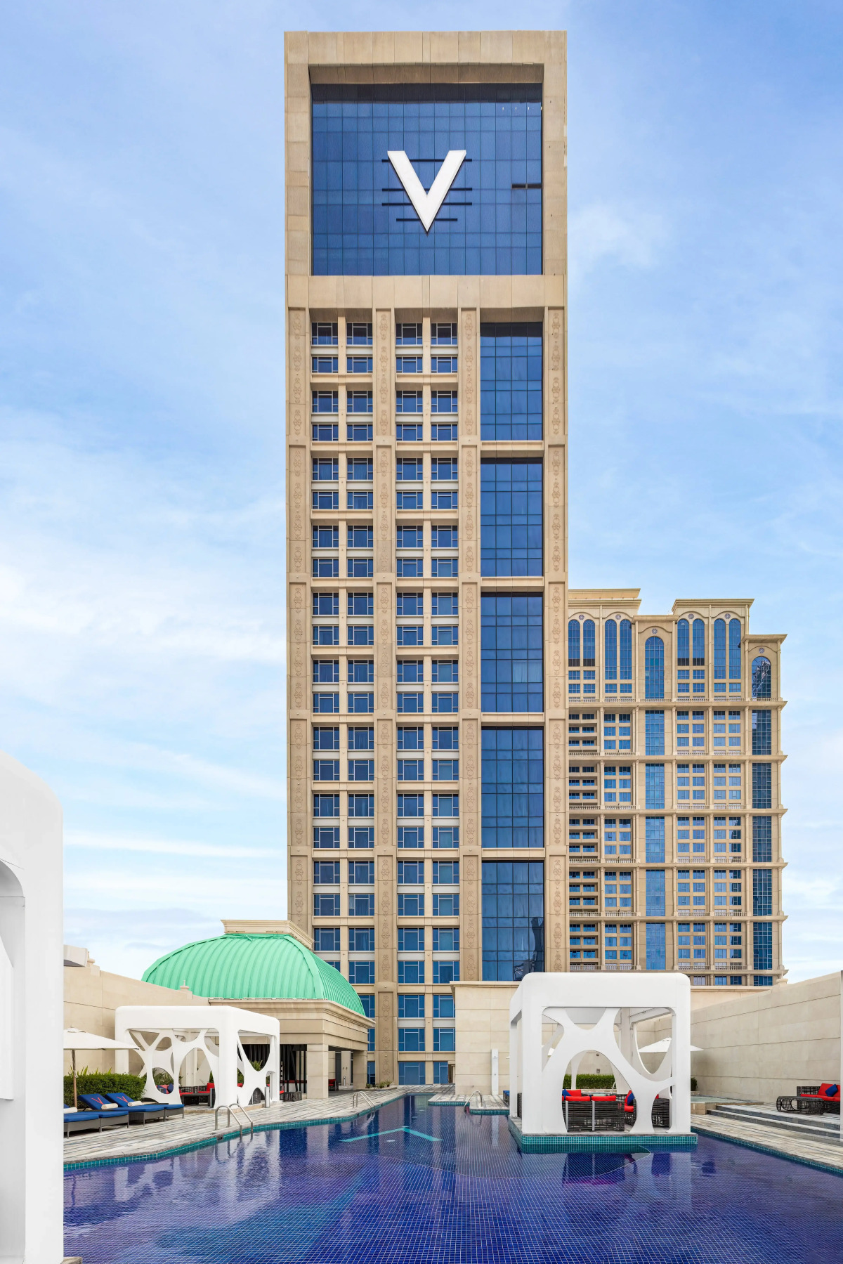 Отель V Hotel Dubai Curio Collection by Hilton