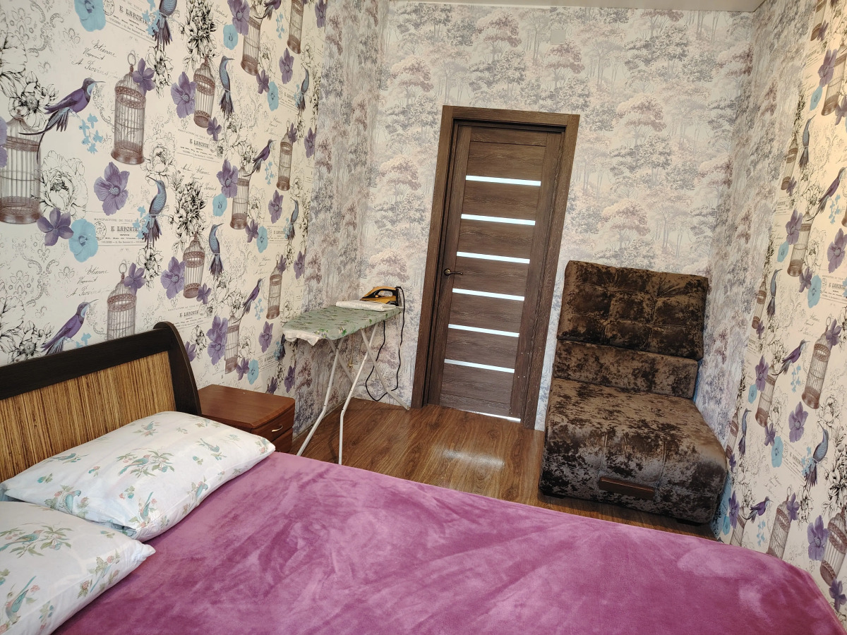 Квартира Трехкомнатная на Коммунистическом 35