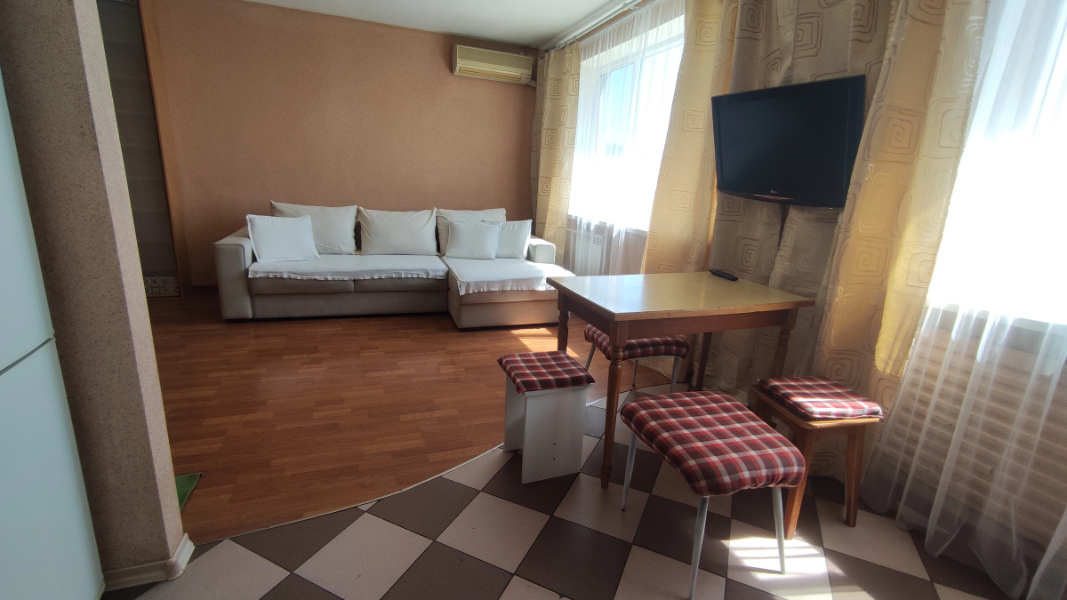 Квартира 10 мин до центра, уютно, чисто, ванна для двоих