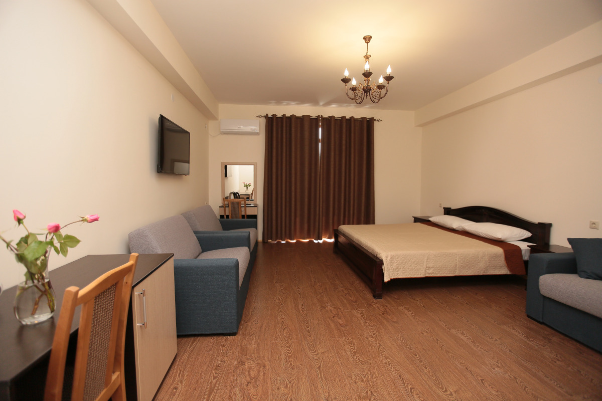 Отель Киараз Арена